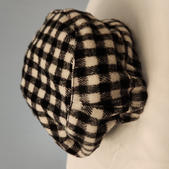 Woman's black and white checkered hat - Picture 4 of 6